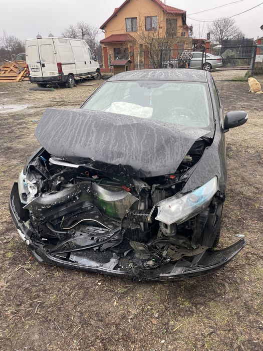 Honda Insight accdidentata