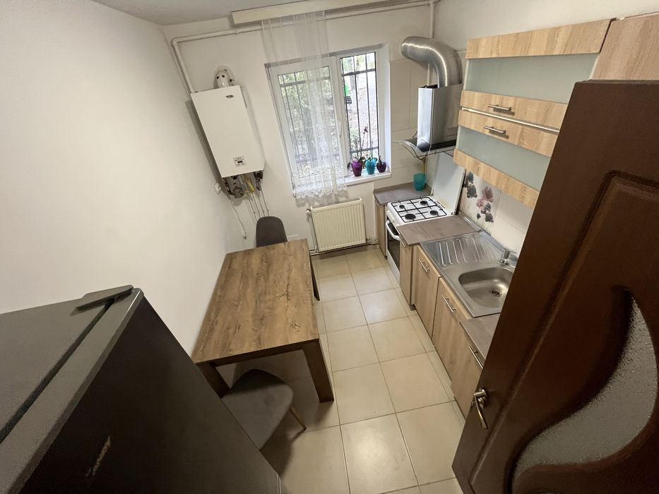 inchiriez apartament cu 2 camere