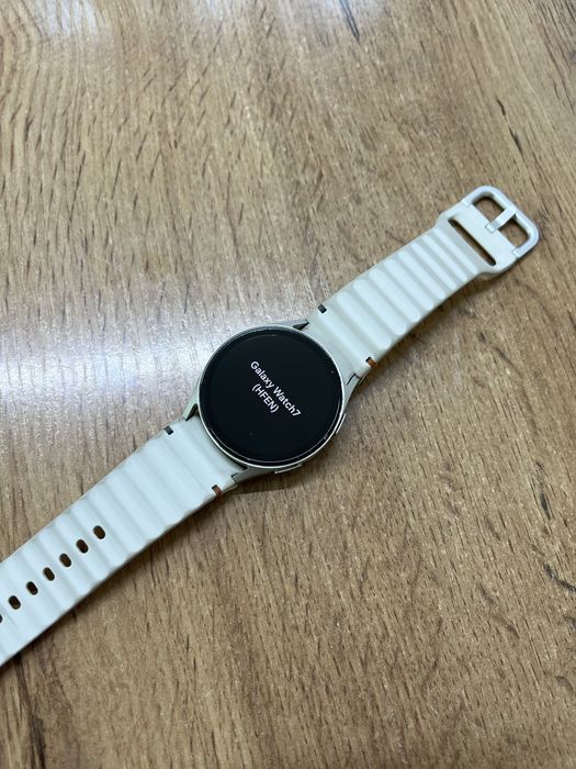 Часы Galaxy Watch 7