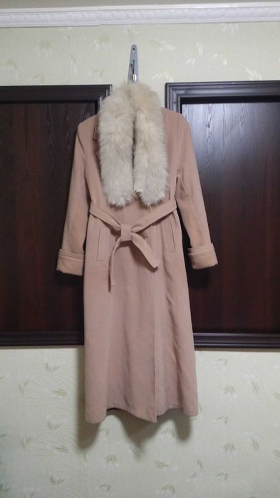Женское пальто б/у. самовывоз