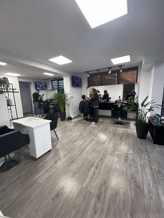 Inchiriere post  coafor/frizerie