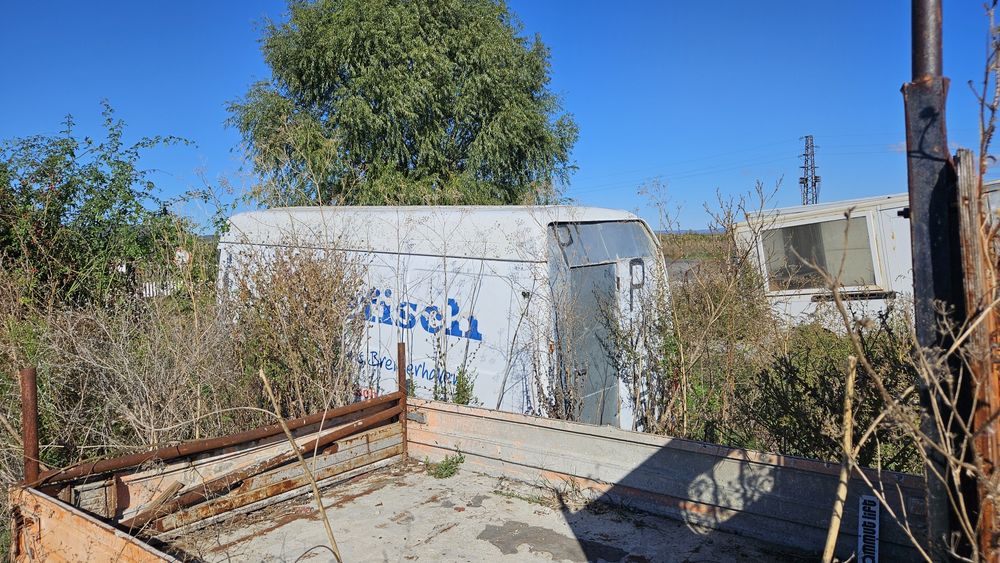 Специално пройзведена за прясна риба търговска каравана