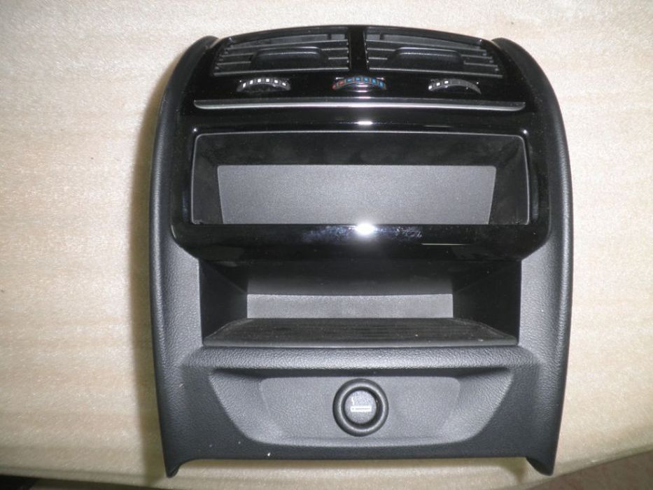 consola centrala spate bmw seria 5 g30 , g31 , 9330681