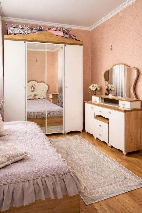 Спальный гарнитур