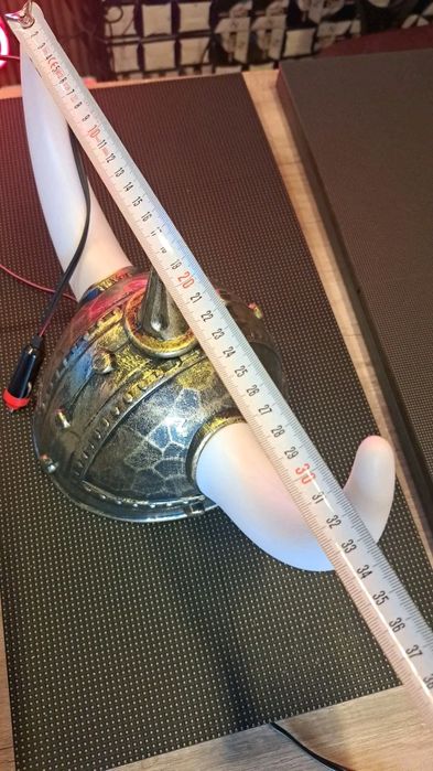 Светещи викингски шлемове с рога за камиони 24в.