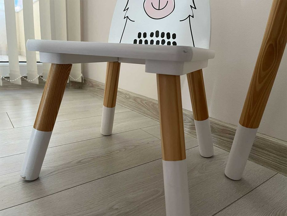 Детска маса с два стола