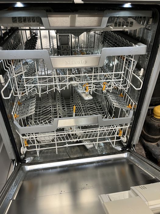 MIELE PFD 104 SCVi XXL професионална миялна за пълно вграждане/Гаранци