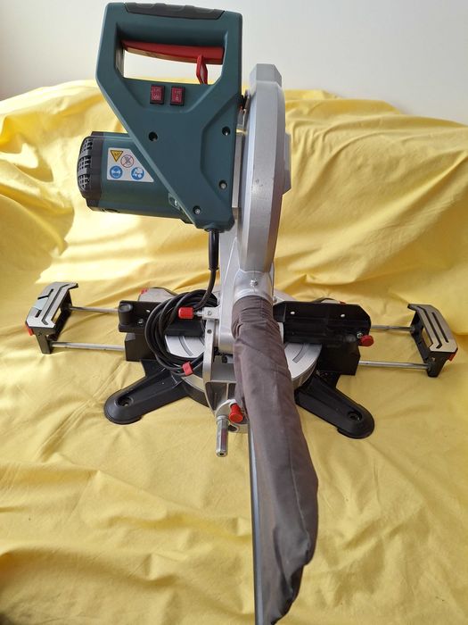 Fierastrau circular de masa Metabo KS 216 M LaserCut, Putere 1350 W, defect