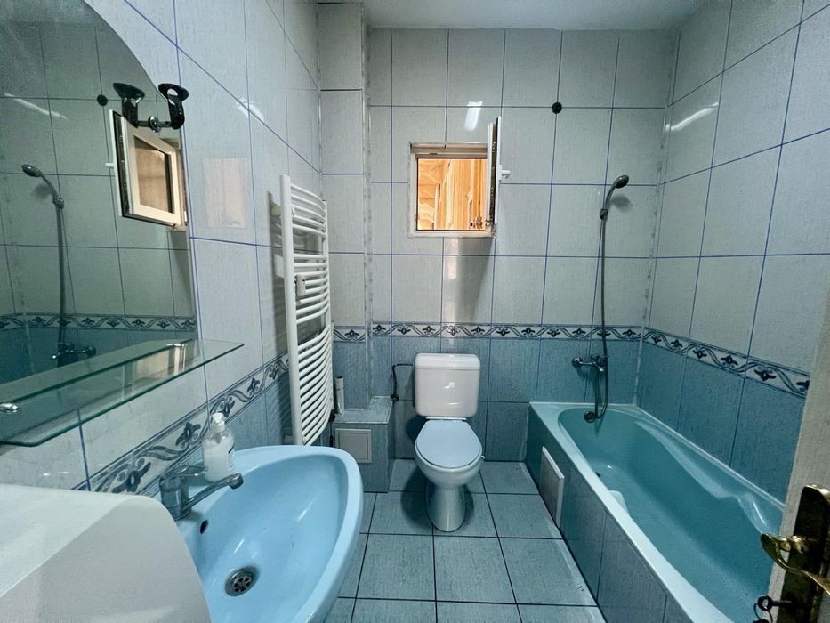 Vând apartament 3 camere ultracentral , ideal birouri sau de locuit
