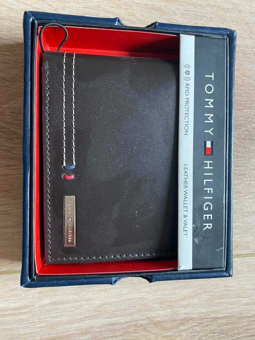 Мъжки кожен портфейл Tommy Hilfiger