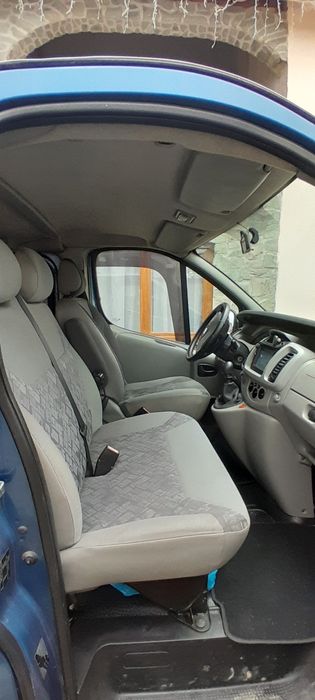 Opel Vivaro 8+1 locuri