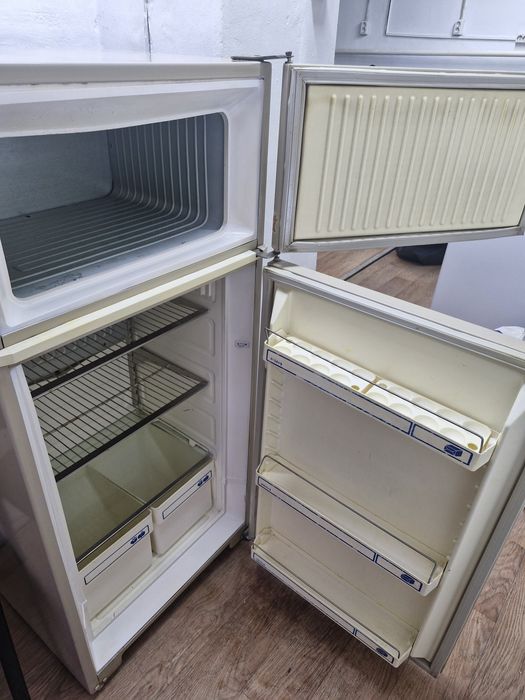 Холодильник  в идеальном рабочем состоянии