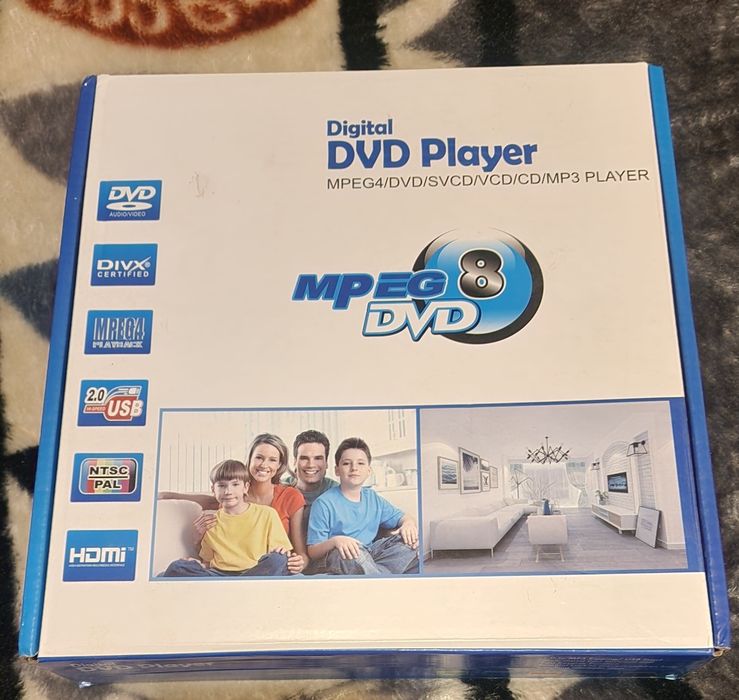 Новый DVD плеер компактный.  в коробке