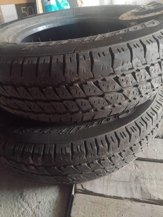 Продам шины 2 шт почти новая