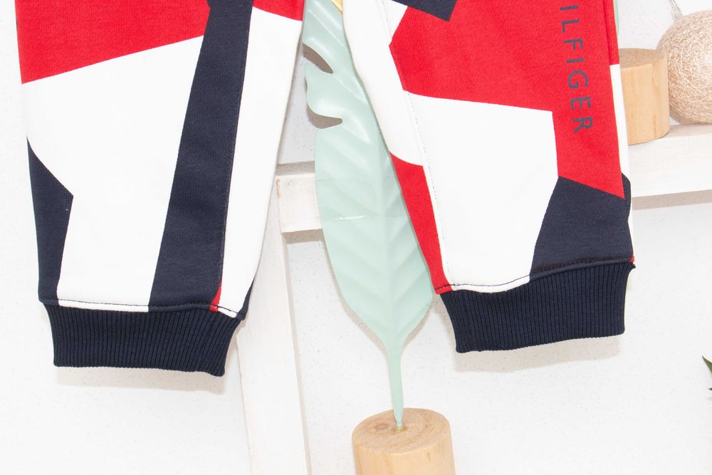 Tommy Hilfiger детско долнище унисекс памук ново 24м 2-3 годишни