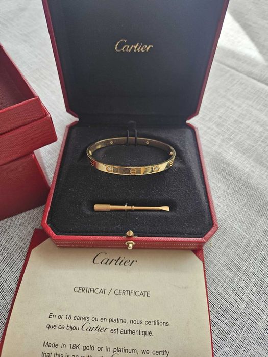 Уникална гривна Cartier Love