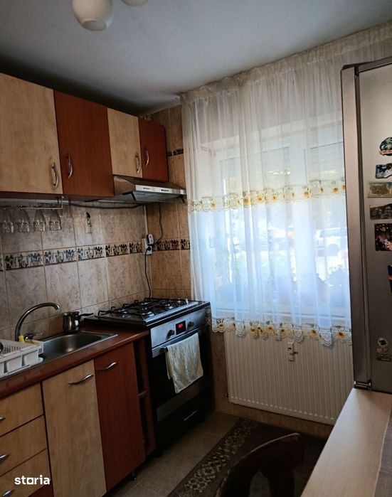 Apartament  2 camere,Valea Roșie lângă piață,mobilat și utilat,parter