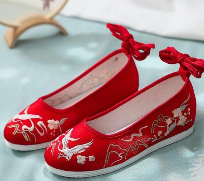 Платье на девочку.