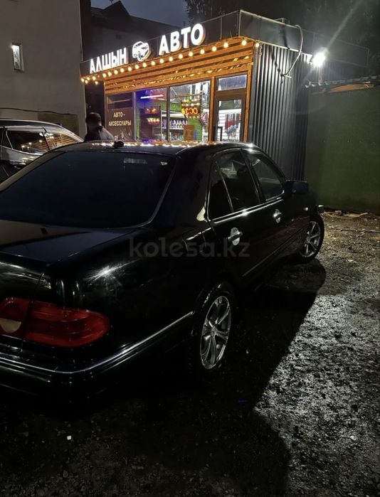 Мерседес Липарик