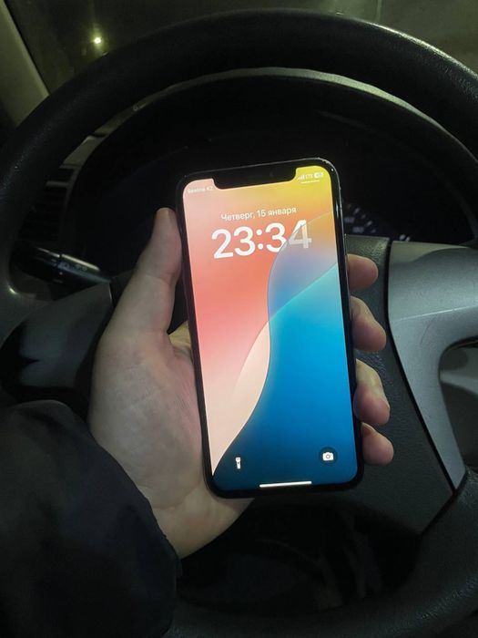 Продам айфон ХС 64 гб