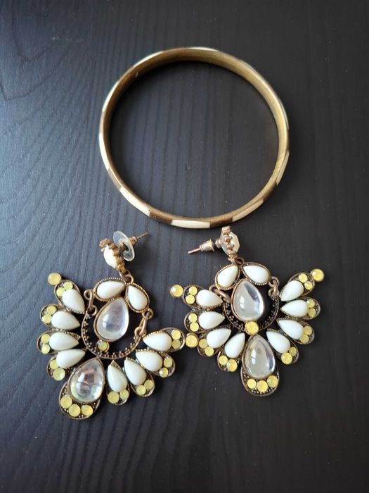 Комплект обеци и гривна