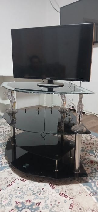 Телевизор астындагысымен бырге.