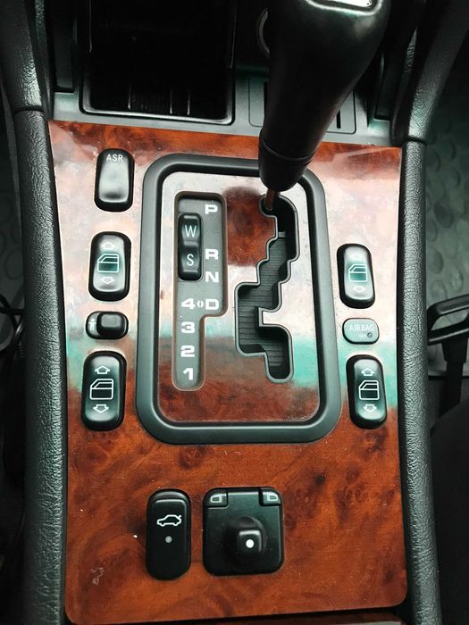 Vand sau schimb cu teren sau cu casa  la munte Ofer diferenta