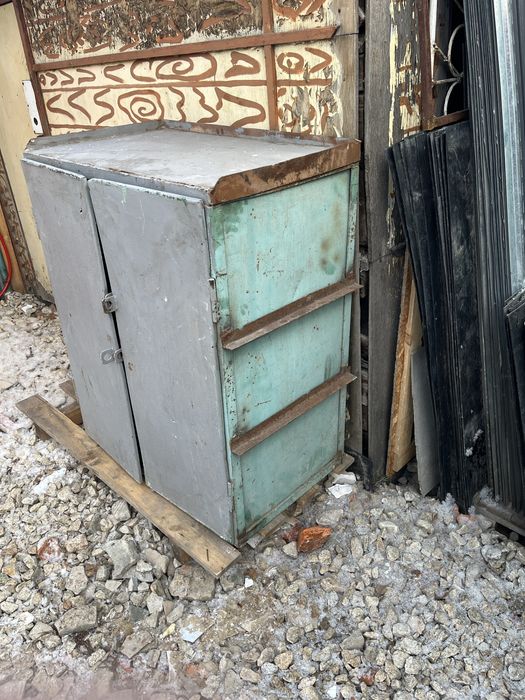 Продам шкаф металлический