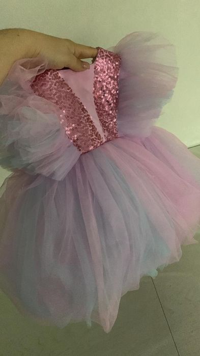 Платье детское продам