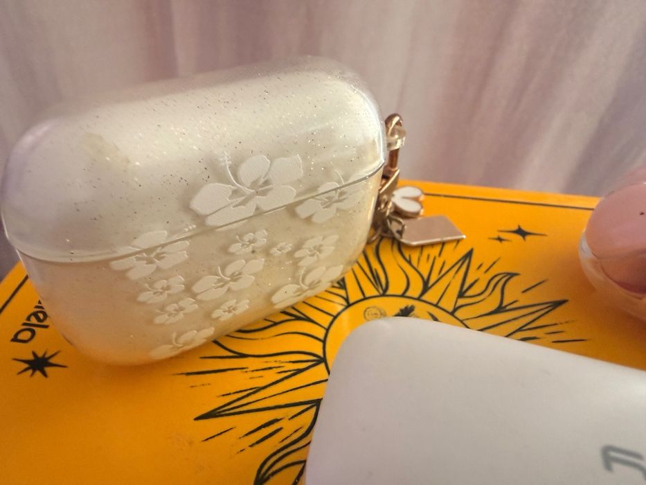 Слушалки три броя