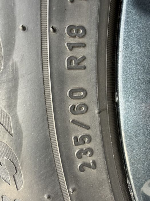 Audi Q7 FACE 2008-2014г Зимни Гуми 235/60/18 - 400€