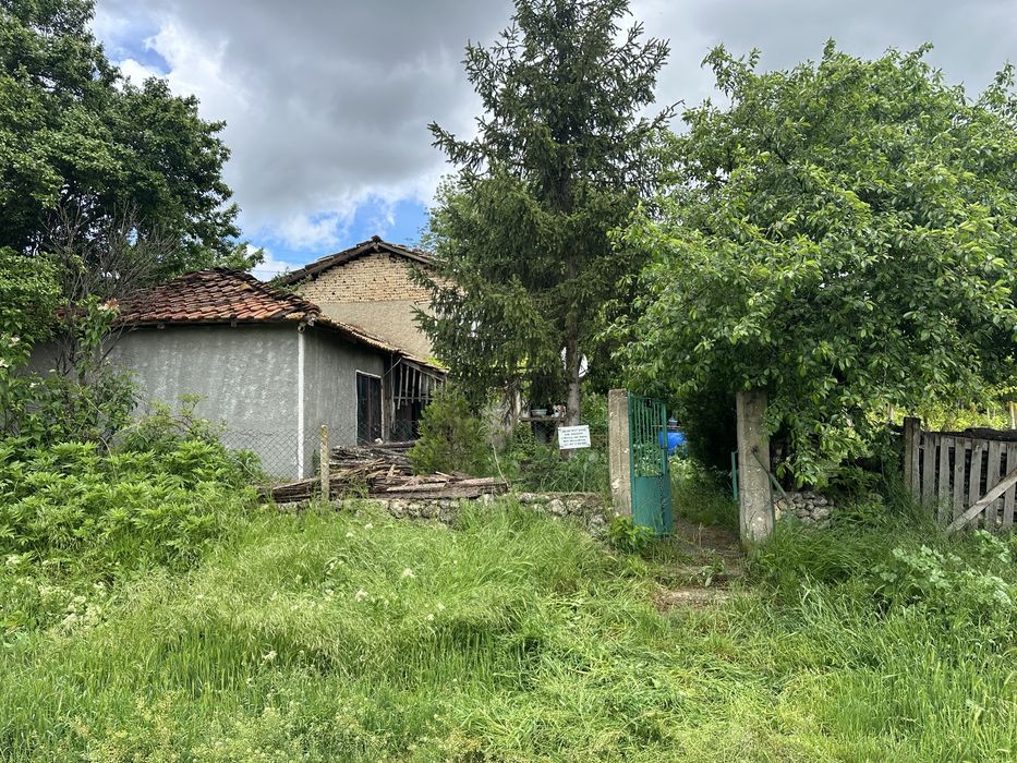 Продава се Къща Във Село Могила