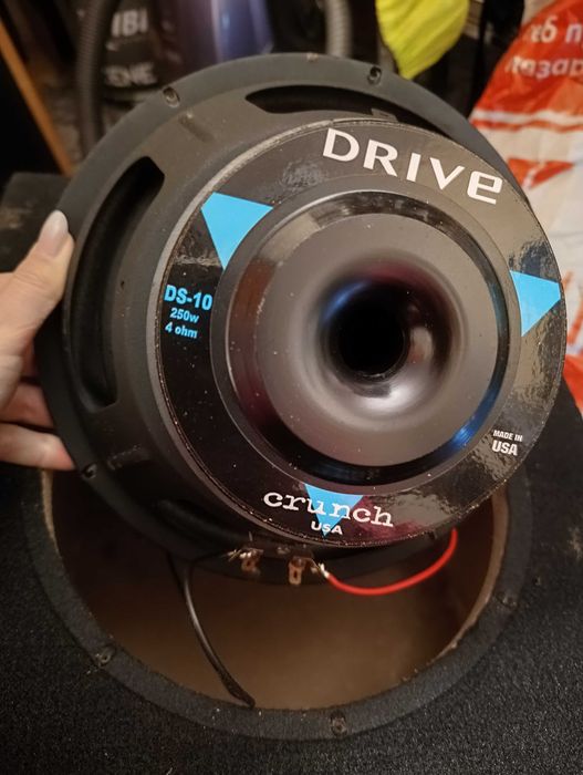 Бас каса с усилвател