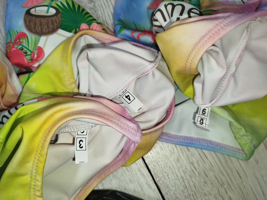 Продам купальники новые