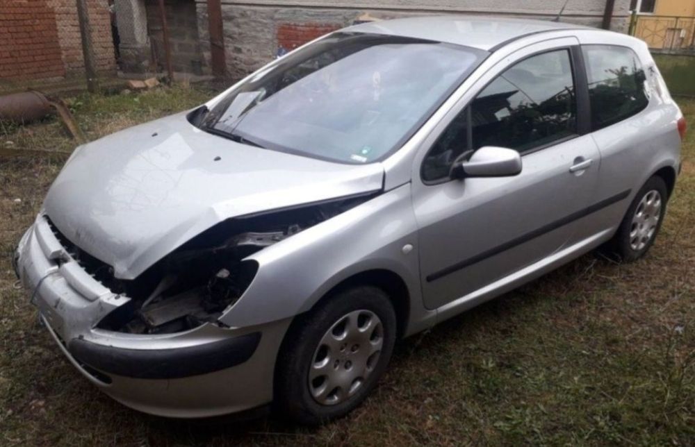 Продавам на части ПЕЖО/Peugeot 307 1.4hdi 68 k.c 3 врати