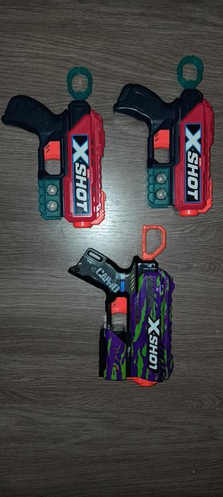 Продам игрушечные пистолеты с патронами
