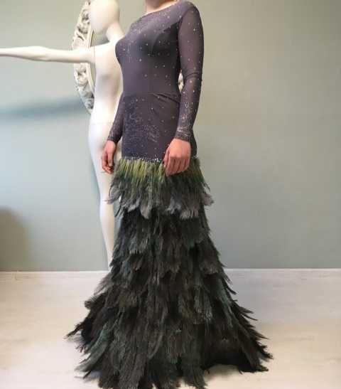 Рокля с пера от щраус