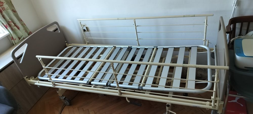 Болнично легло повдигащо