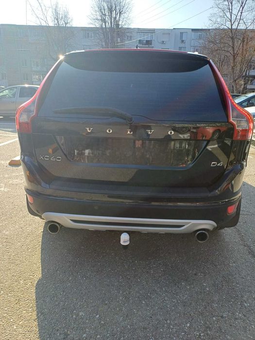 Vând Volvo XC60 D4 Rdesign