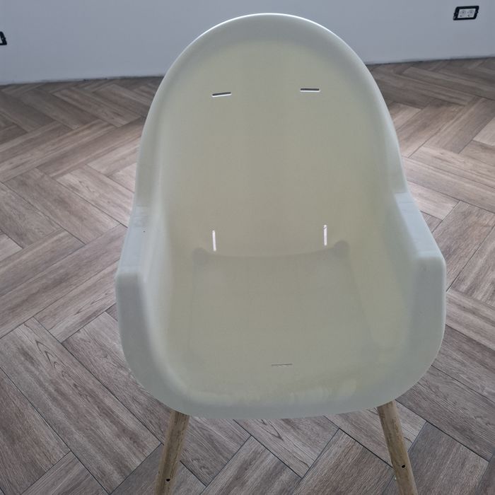 Scaun de masa bebe