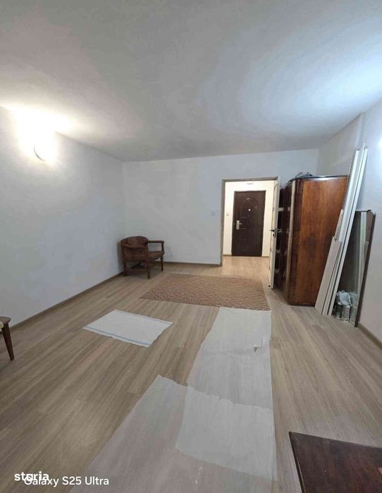 Garsonieră cu balcon, etaj 2
