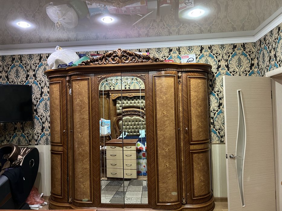 Продам спальный гарнитур