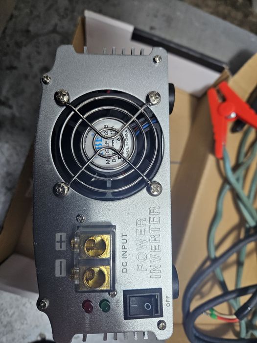 Продам инвертор 12/220 В