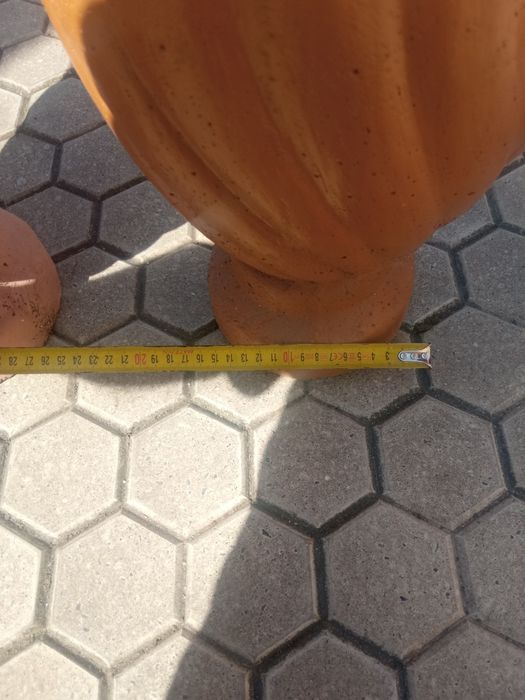 Ghivece de flori turnate din beton