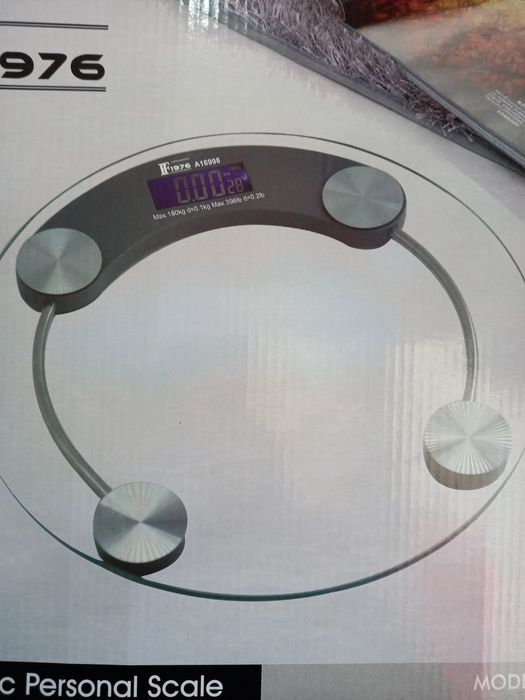 Весы Электронный свет разный Качественный 180 кг выдержит