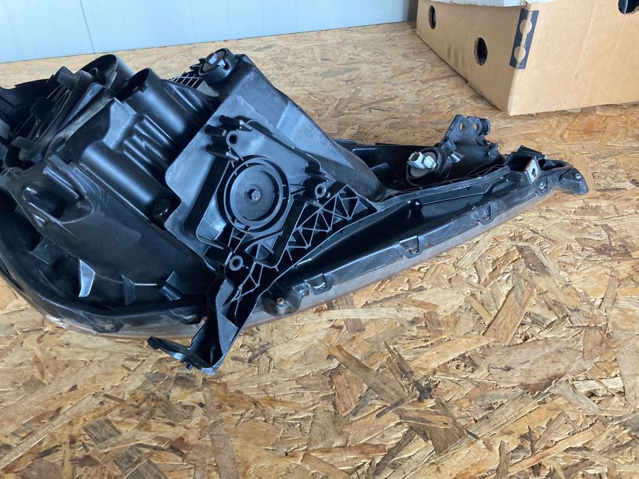 Ляв фар за Honda Jazz. Джаз. 11-15.