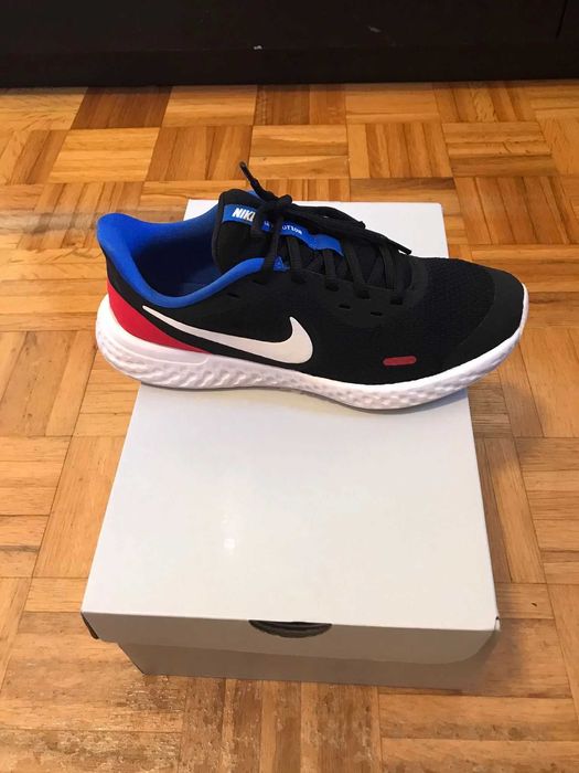 Adidasi originali Nike Revolution 5 marime 38