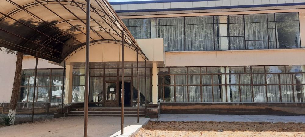 Куйи чирчик Маданият 7,7 сот 1336 кв.м Тўйхона буп ишлаган жой сотилад