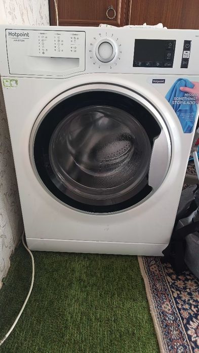 Продавам пералня hotpoint Ariston.