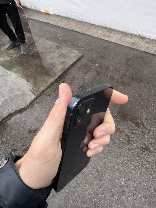 Iphone 12 karobka dakumentliy